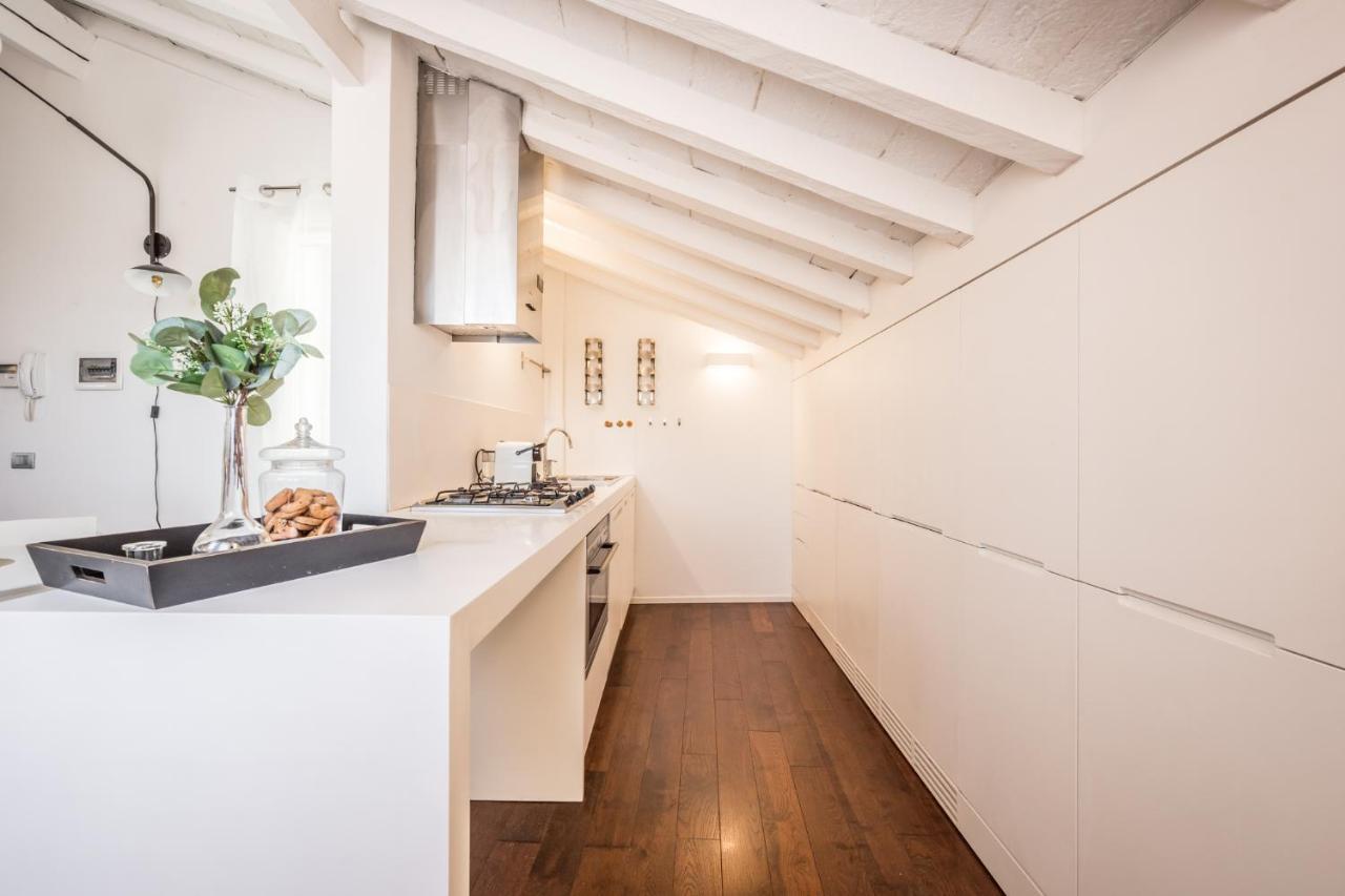 Emilia Suite Urban Модена Экстерьер фото